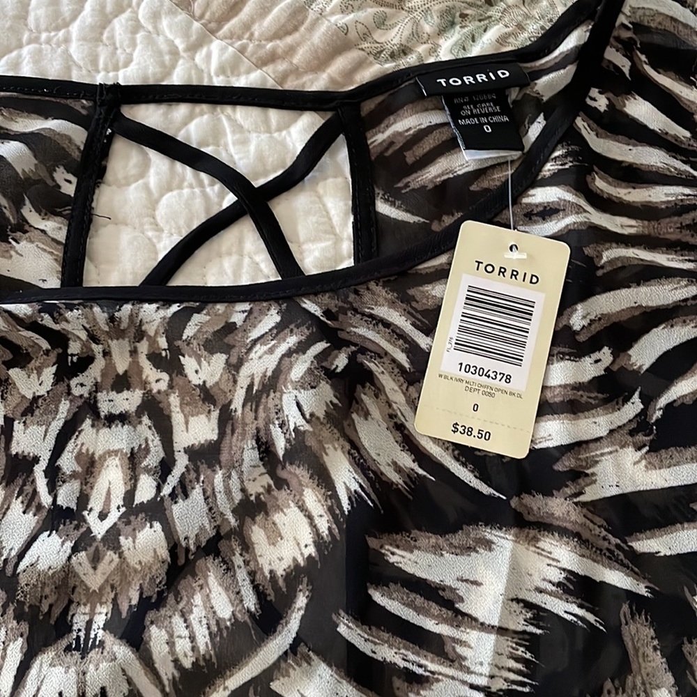 Torrid top - Picture 3 of 4